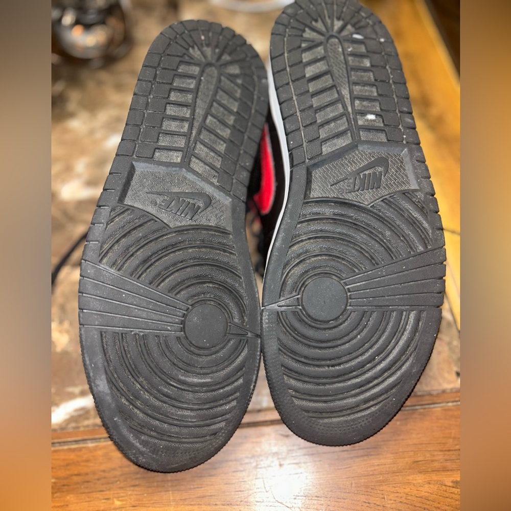 Jordan 1’s Low size(9)menGUC - Picture 5 of 5